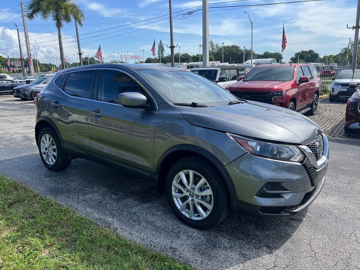 Used 2022 Nissan Rogue Sport S FWD image 4