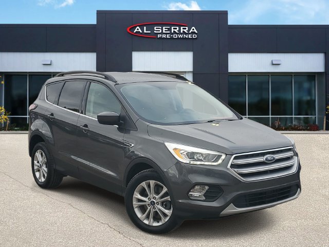 Used 2017 Ford Escape SE w/ Equipment Group 201A AWD/4WD image 1