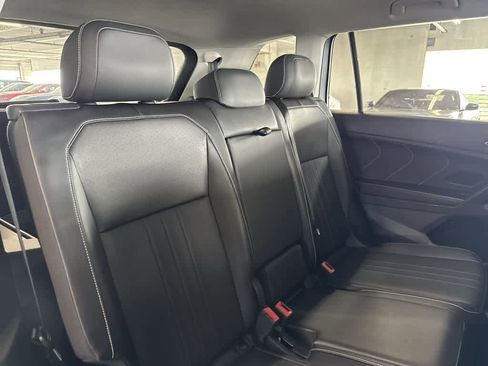 Used 2024 Volkswagen Tiguan SE FWD image 25