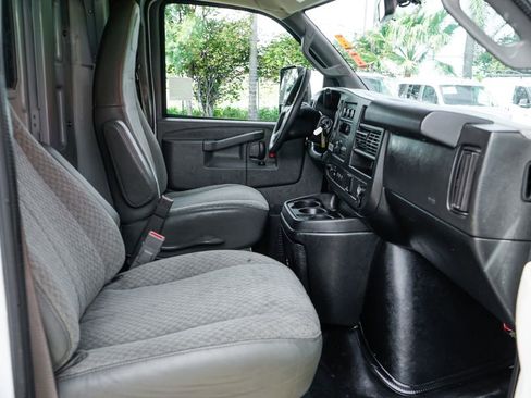 Used 2019 Chevrolet Express 4500 w/ Power Convenience Package RWD image 34