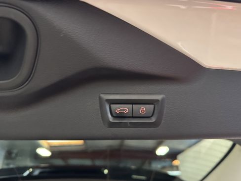 Used 2024 BMW X7 xDrive40i image 29