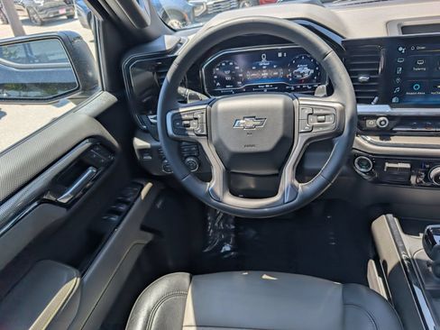 Used 2023 Chevrolet Silverado 1500 ZR2 w/ Technology Package AWD/4WD image 18