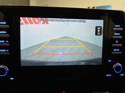 Used 2020 Hyundai Ioniq SE image 22