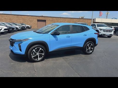 Used 2024 Chevrolet Trax RS w/ Driver Confidence Package FWD image 4
