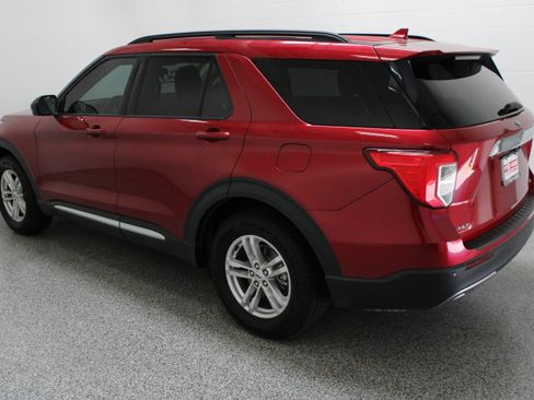 Used 2020 Ford Explorer XLT w/ Equipment Group 202A RWD image 9