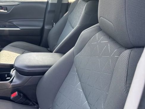 Used 2024 Toyota RAV4 XLE image 6
