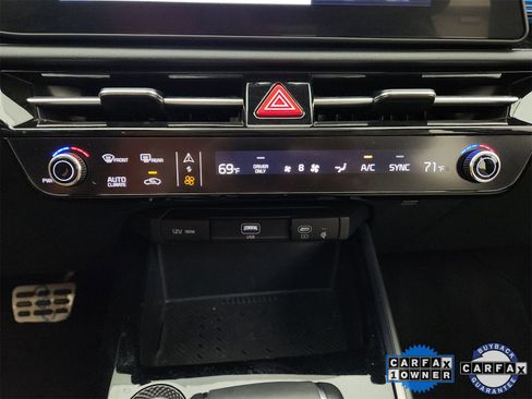 Certified 2024 Kia Niro EX Touring image 33