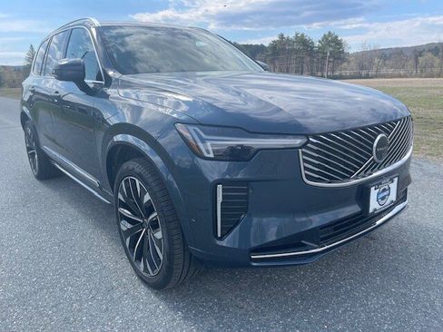 Used 2025 Volvo XC90 B6 Plus AWD/4WD image 6