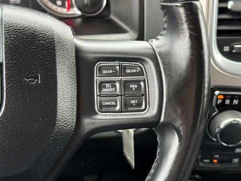 Used 2019 RAM 1500 Classic SLT w/ Luxury Group image 29