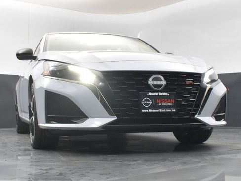 New 2025 Nissan Altima 2.5 SR image 36