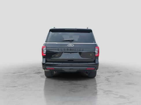 Used 2023 Ford Expedition Limited AWD/4WD image 7