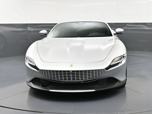 Used 2024 Ferrari Roma RWD image 11