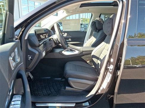 New 2026 Mercedes-Benz GLS 450 4MATIC image 13