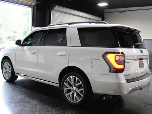Used 2018 Ford Expedition Platinum RWD image 5
