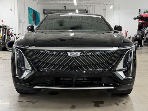 Used 2024 Cadillac Lyriq Tech RWD image 6