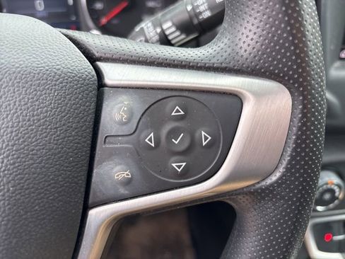 Used 2024 GMC Terrain SLE image 17