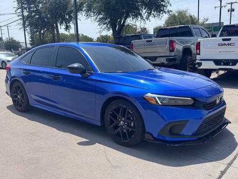 Used 2024 Honda Civic Sport image 3