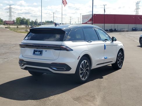 New 2026 Lincoln Nautilus Reserve AWD/4WD image 4