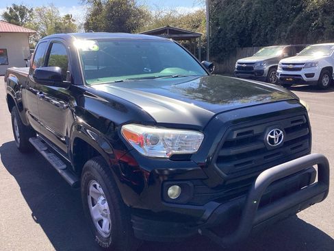 Used 2016 Toyota Tacoma SR w/ SR Convenience Package image 1