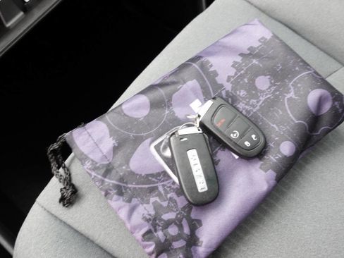 Used 2023 RAM 1500 Classic SLT w/ Electronics Convenience Group AWD/4WD image 38