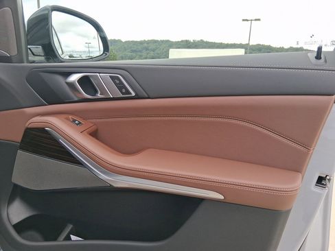 Used 2026 BMW X5 sDrive40i w/ Executive Package image 30