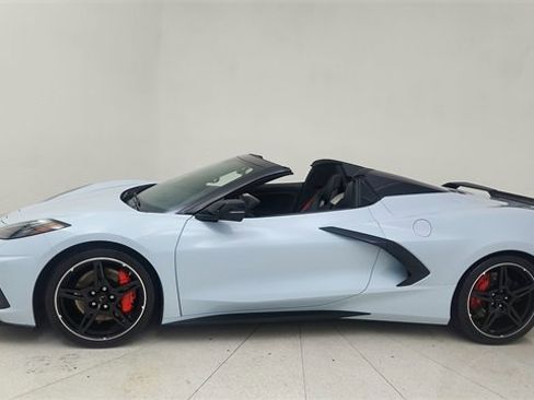Used 2022 Chevrolet Corvette Stingray Premium Conv w/ Z51 Performance Package image 3