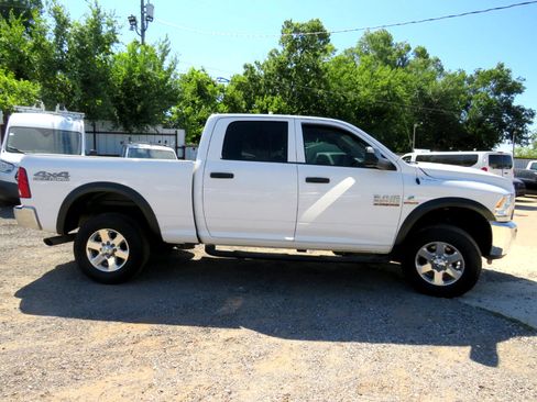 Used 2018 RAM 2500 Tradesman w/ Chrome Appearance Group image 7