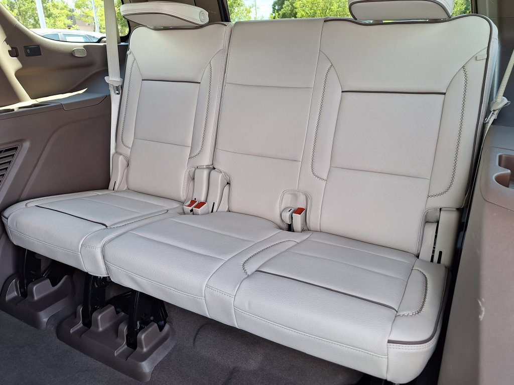 Used 2026 GMC Yukon Denali w/ Denali Reserve Package AWD/4WD image 13