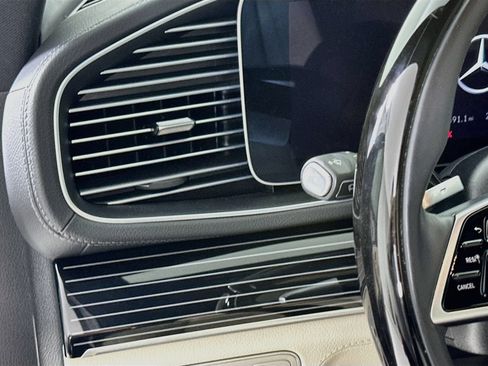 Certified 2025 Mercedes-Benz GLS 580 4MATIC image 11