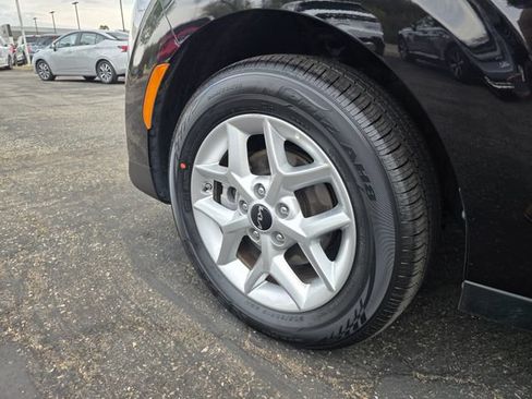 Used 2025 Kia Soul LX w/ LX Technology Package FWD image 12