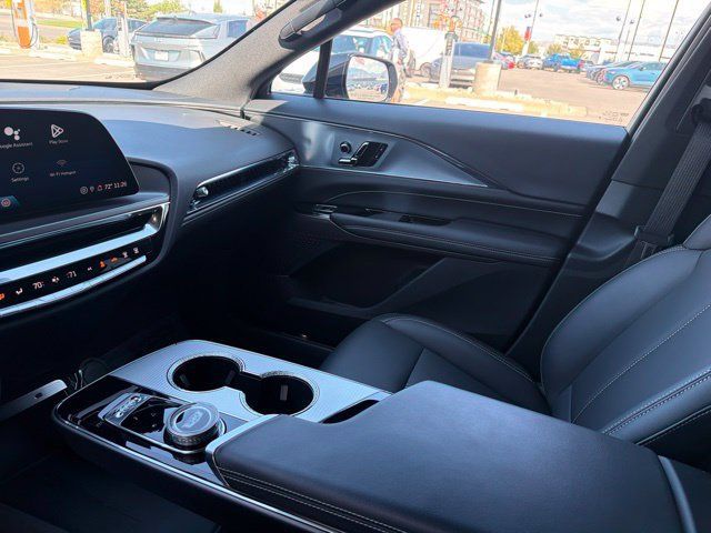 Used 2024 Cadillac Lyriq Tech AWD/4WD image 23