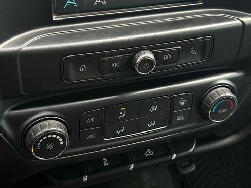 Used 2018 Chevrolet Silverado 1500 Custom RWD image 21
