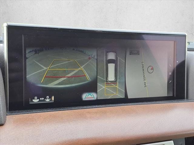 Used 2019 Lexus LX 570 4WD w/ Luxury Package image 11