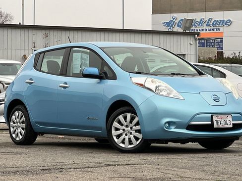 Used 2015 Nissan Leaf S w/ Charge Package image 2