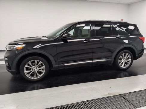 Used 2021 Ford Explorer Limited AWD/4WD image 2