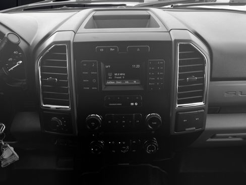 Used 2018 Ford F250 XLT image 20