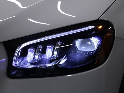 Certified 2025 Mercedes-Benz GLS 450 4MATIC image 21