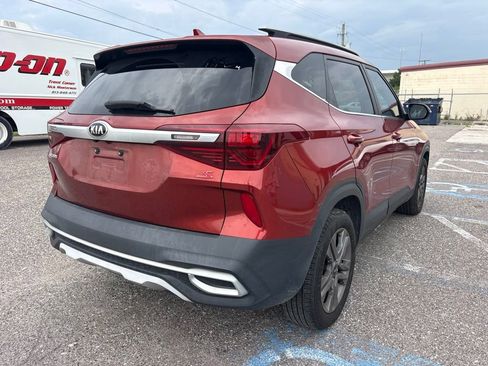 Used 2021 Kia Seltos S FWD image 3