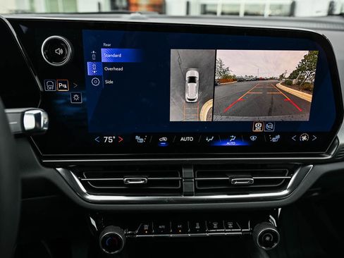 New 2026 Chevrolet Equinox EV LT image 23