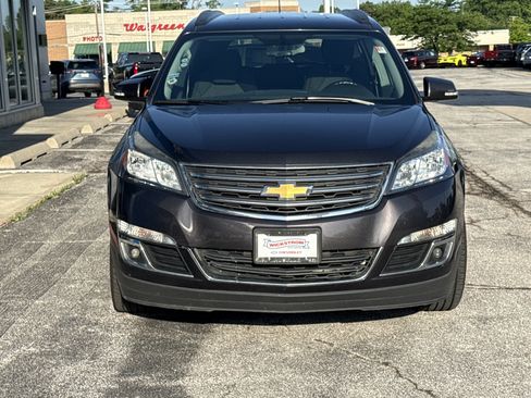 Used 2015 Chevrolet Traverse LT w/ Style and Technology Package FWD image 3