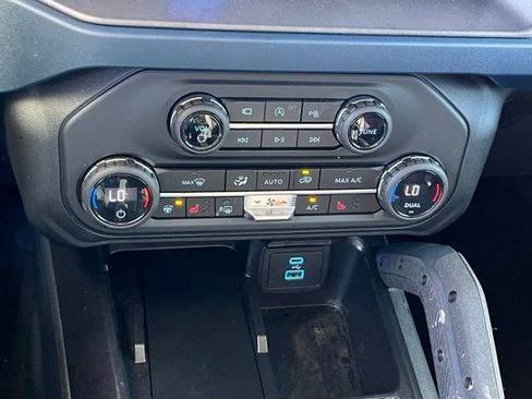 Used 2025 Ford Bronco Raptor AWD/4WD image 27