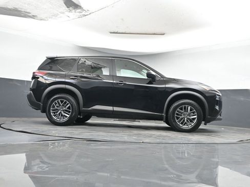 Used 2023 Nissan Rogue S image 29