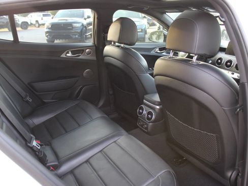 Used 2018 Kia Stinger GT2 RWD image 26