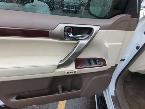 Used 2019 Lexus GX 460 Premium w/ Premium Package AWD/4WD image 8