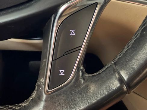 Used 2019 Cadillac XT5 Luxury image 17