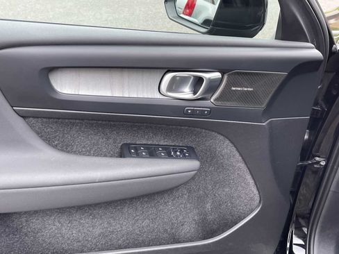 Used 2024 Volvo XC40 B5 Plus w/ Climate Package AWD/4WD image 17