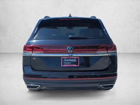 Used 2024 Volkswagen Atlas SE FWD image 6