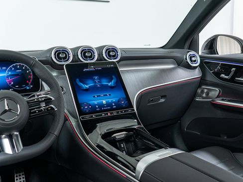 New 2026 Mercedes-Benz GLC 300 4MATIC image 16