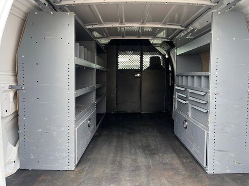 Used 2014 Ford E-250 and Econoline 250 image 11