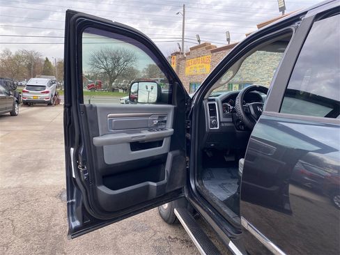 Used 2014 RAM 3500 Big Horn image 28